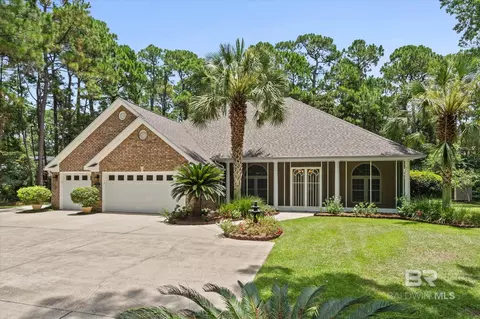 901 Lockenbie Pl, Dauphin Island, AL 36528