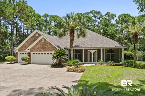 901 Lockenbie Pl, Dauphin Island, AL 36528