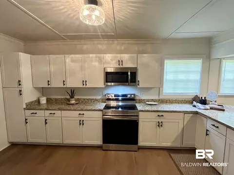 Kitchen - 3105 Bryant Rd, Mobile, AL 36605 photo 2 of 8