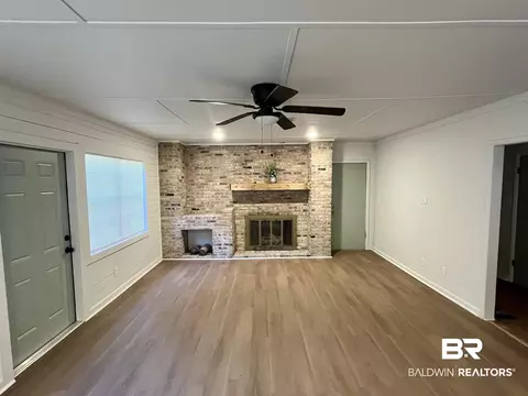 Living - 3105 Bryant Rd, Mobile, AL 36605 photo 2 of 8