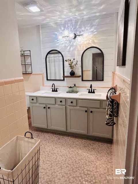 Bath - 3105 Bryant Rd, Mobile, AL 36605 photo 3 of 3