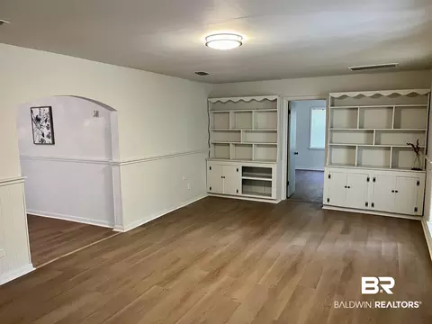 Living - 3105 Bryant Rd, Mobile, AL 36605 photo 7 of 8