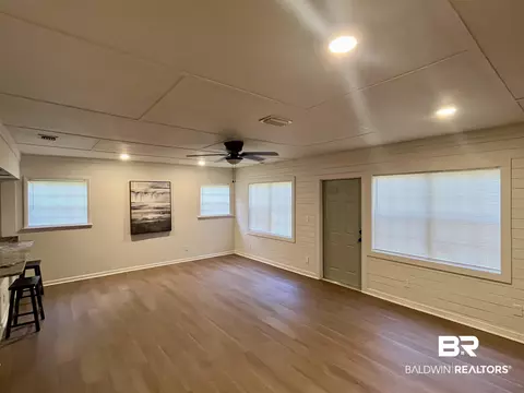 Living - 3105 Bryant Rd, Mobile, AL 36605 photo 3 of 8