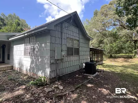 Exterior - 3105 Bryant Rd, Mobile, AL 36605 photo 4 of 8