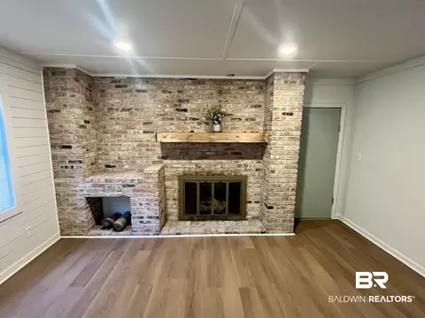 Living - 3105 Bryant Rd, Mobile, AL 36605 photo 1 of 8