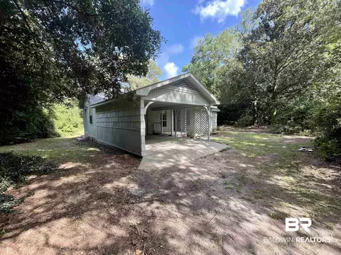 Exterior - 3105 Bryant Rd, Mobile, AL 36605 photo 3 of 8