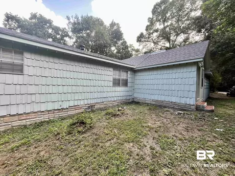 Exterior - 3105 Bryant Rd, Mobile, AL 36605 photo 6 of 8