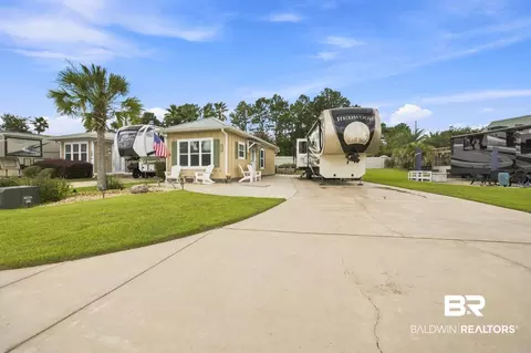 Exterior - 12107 Gateway Dr, Elberta, AL 36530 photo 4 of 10
