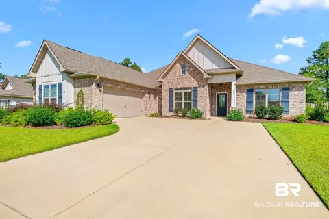 462 Shepard St, Gulf Shores, AL 36542
