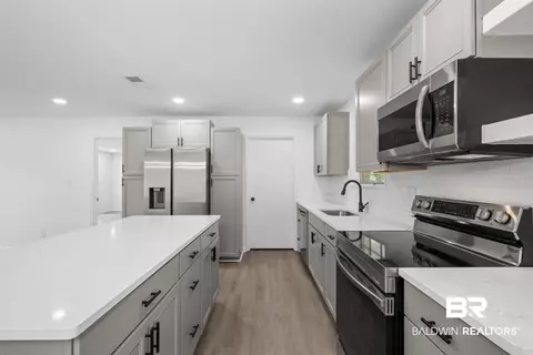 Kitchen - 3109 Grishilde Dr, Mobile, AL 36693 photo 3 of 3