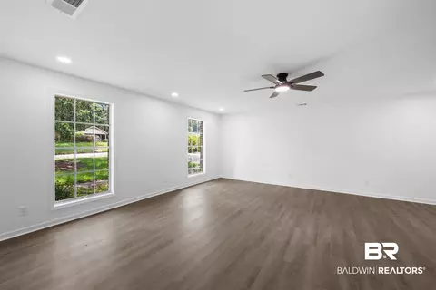 Living - 3109 Grishilde Dr, Mobile, AL 36693 photo 3 of 4