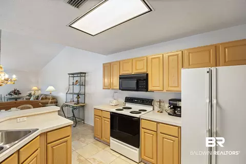 Kitchen - 3200 Loop Rd #96, Orange Beach, AL 36561 photo 4 of 5
