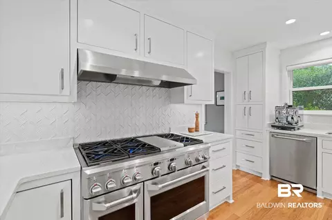 Kitchen - 637 Chelsea Dr, Mobile, AL 36608 photo 2 of 4