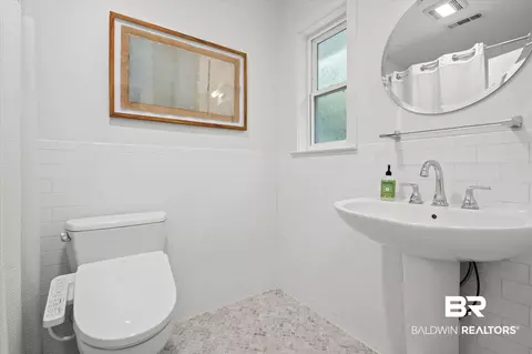 Bath - 637 Chelsea Dr, Mobile, AL 36608 photo 1 of 4