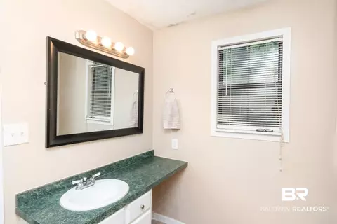 Bath - 5420 Lusann Dr, Mobile, AL 36608 photo 2 of 3