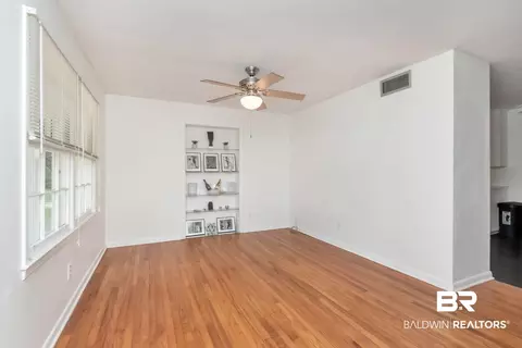 Living - 5420 Lusann Dr, Mobile, AL 36608 photo 2 of 7