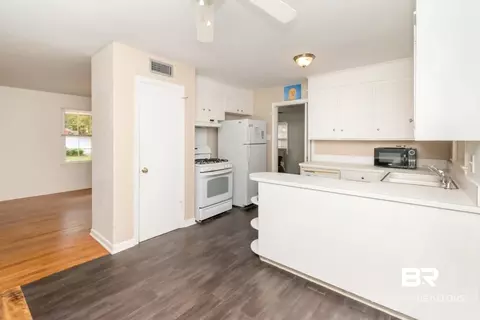Kitchen - 5420 Lusann Dr, Mobile, AL 36608 photo 2 of 4