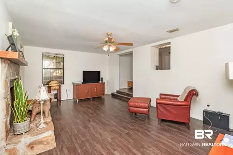 Living - 5420 Lusann Dr, Mobile, AL 36608 photo 7 of 7