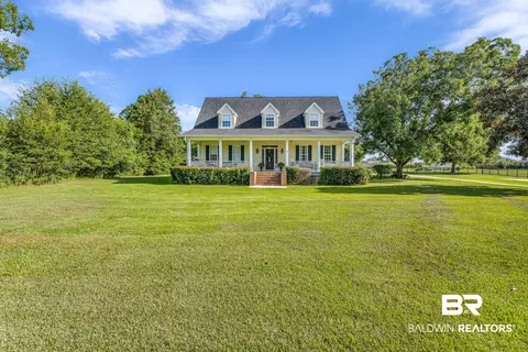 10097 Grove Dr, Fairhope, AL 36532