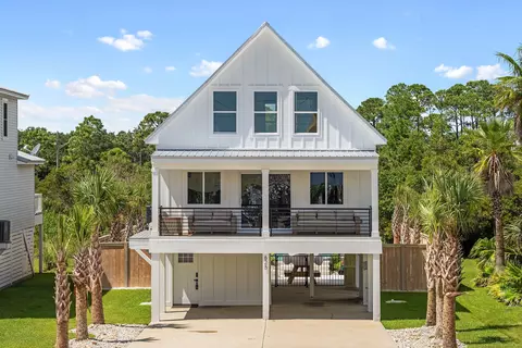 628 W 1st Ave, Gulf Shores, AL 36542