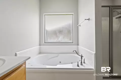 Bath - 9338 Sanibel Loop, Daphne, AL 36526 photo 1 of 2