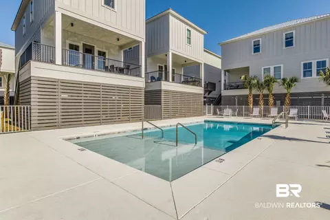 115 W 10th St #J, Gulf Shores, AL 36542