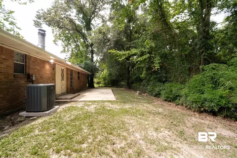 Exterior - 536 Woodlore Dr, Chickasaw, AL 36611 photo 4 of 4