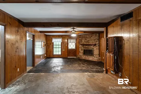 Living - 536 Woodlore Dr, Chickasaw, AL 36611 photo 3 of 3