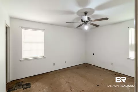 Bedroom - 536 Woodlore Dr, Chickasaw, AL 36611 photo 3 of 5