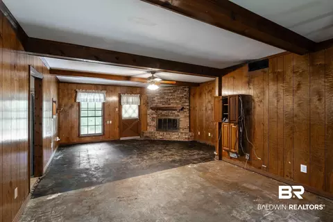 Living - 536 Woodlore Dr, Chickasaw, AL 36611 photo 1 of 3