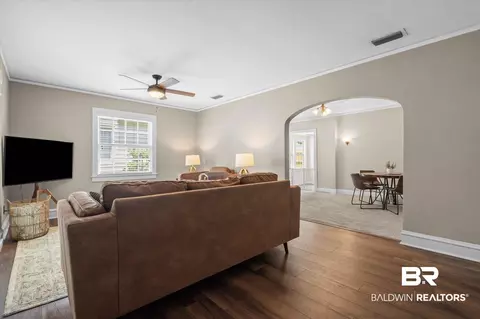 Living - 122 Florence Pl, Mobile, AL 36607 photo 1 of 2