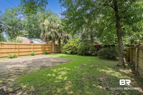 Exterior - 122 Florence Pl, Mobile, AL 36607 photo 3 of 4