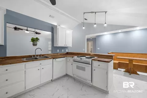 Kitchen - 124 Montclair Pl, Daphne, AL 36526 photo 3 of 3