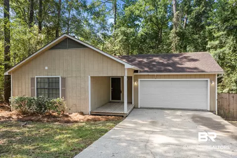 Exterior - 124 Montclair Pl, Daphne, AL 36526 photo 2 of 10
