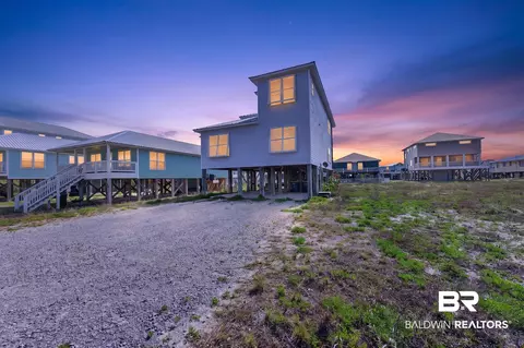 402 S Boykin Ct, Gulf Shores, AL 36542