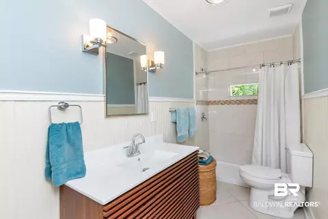 Bath - 359 Chatham St, Mobile, AL 36604 photo 1 of 1