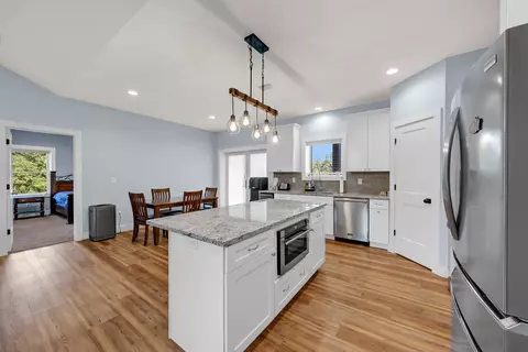 Kitchen - 26943 Frank Rd, Elberta, AL 36530 photo 1 of 3