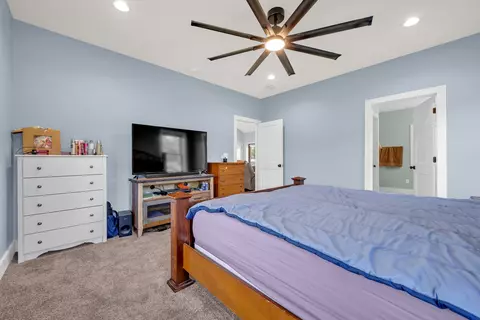 Bedroom - 26943 Frank Rd, Elberta, AL 36530 photo 3 of 6