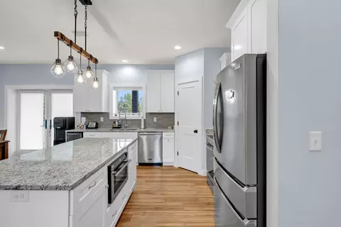 Kitchen - 26943 Frank Rd, Elberta, AL 36530 photo 3 of 3