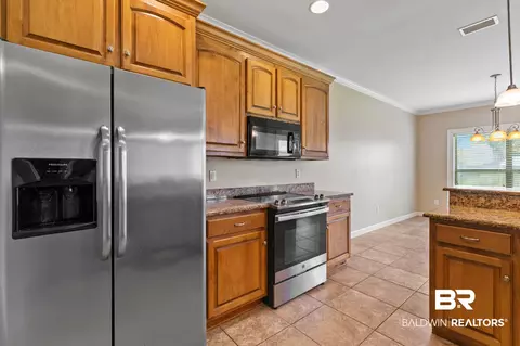 Kitchen - 9537 Sanibel Loop, Daphne, AL 36526 photo 3 of 4