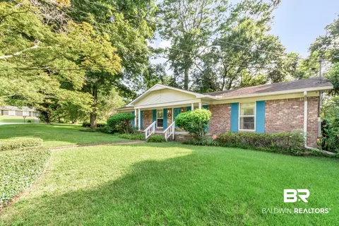 Exterior - 230 Cache Cir, Chickasaw, AL 36611 photo 7 of 19