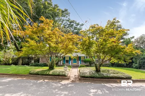 Exterior - 230 Cache Cir, Chickasaw, AL 36611 photo 16 of 19
