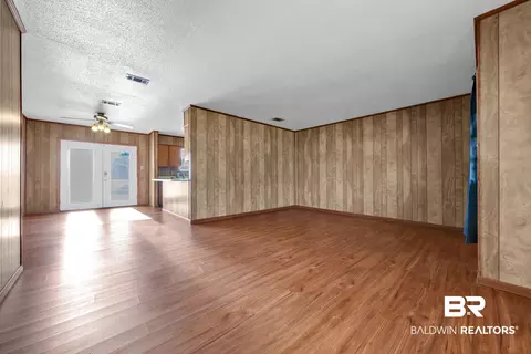 Living - 15850 Boros Rd, Elberta, AL 36530 photo 3 of 5