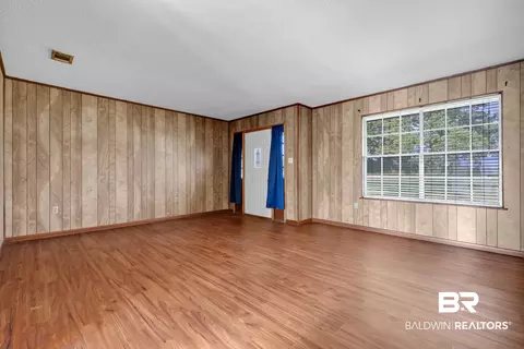 Living - 15850 Boros Rd, Elberta, AL 36530 photo 4 of 5