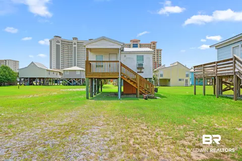 343 E 2nd Ave, Gulf Shores, AL 36542