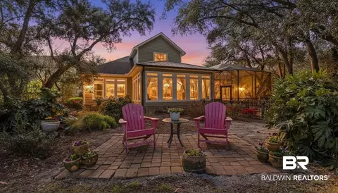 16 Baywalk Dr, Gulf Shores, AL 36542