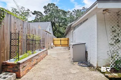 Exterior - 356 Michigan Ave, Mobile, AL 36604 photo 7 of 8