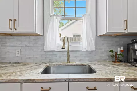 Kitchen - 356 Michigan Ave, Mobile, AL 36604 photo 3 of 3