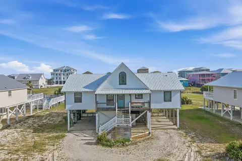 1355 W Lagoon Ave, Gulf Shores, AL 36542