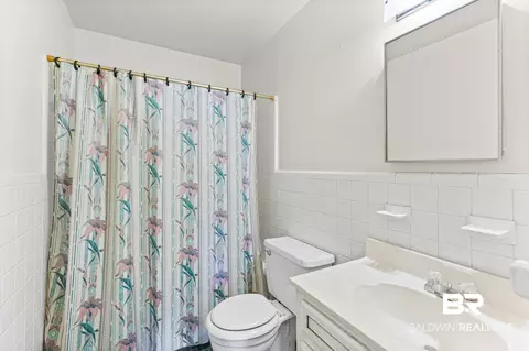 Bath - 3813 Conway Dr, Mobile, AL 36608 photo 2 of 3